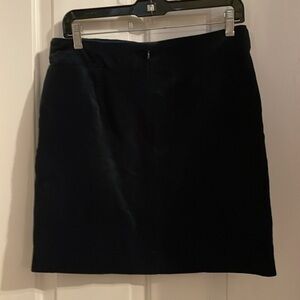 Banana Republic size 6 corduroy skirt, navy/black